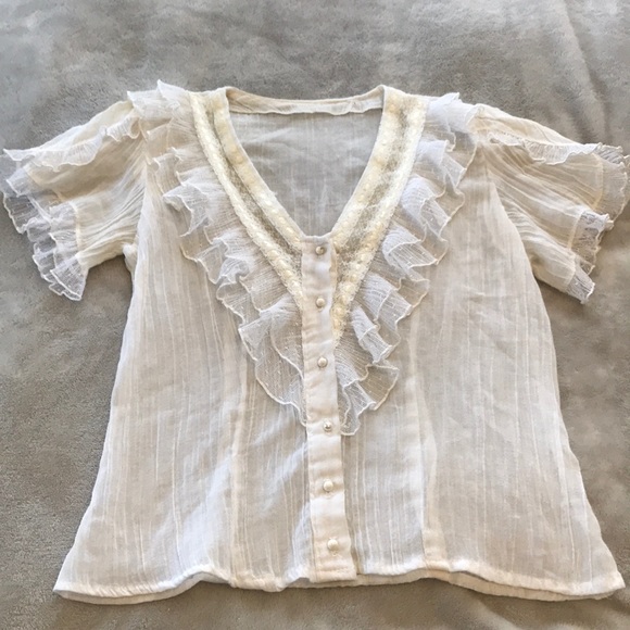Tops - Vintage lace cotton blouse. Amazing.